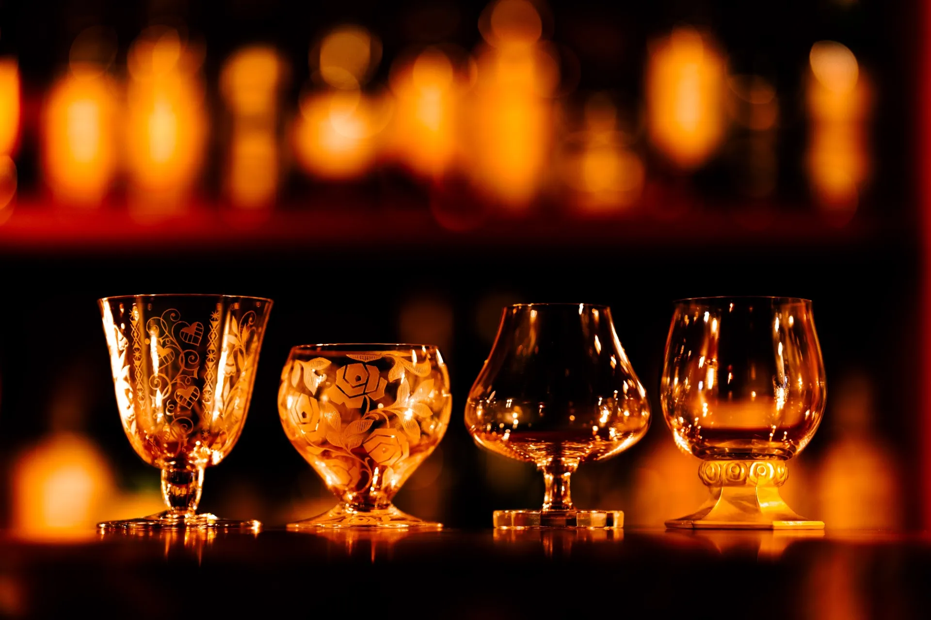 the bar Louise Francoise